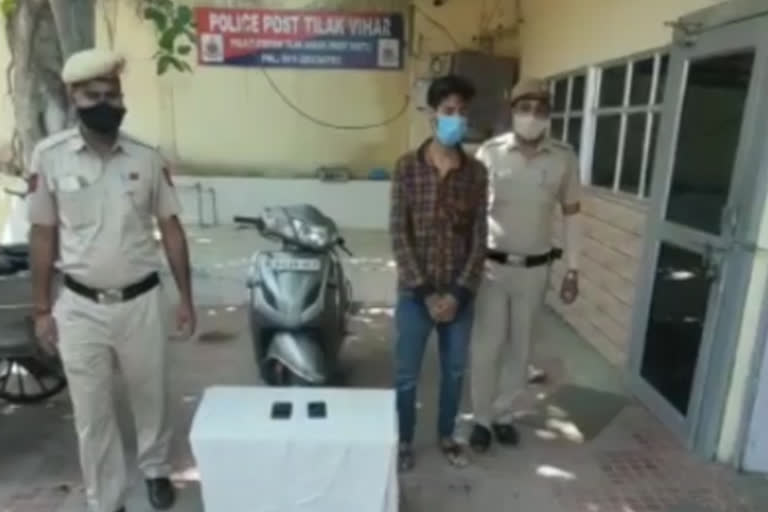 delhi police arrested thief in tilak vihar