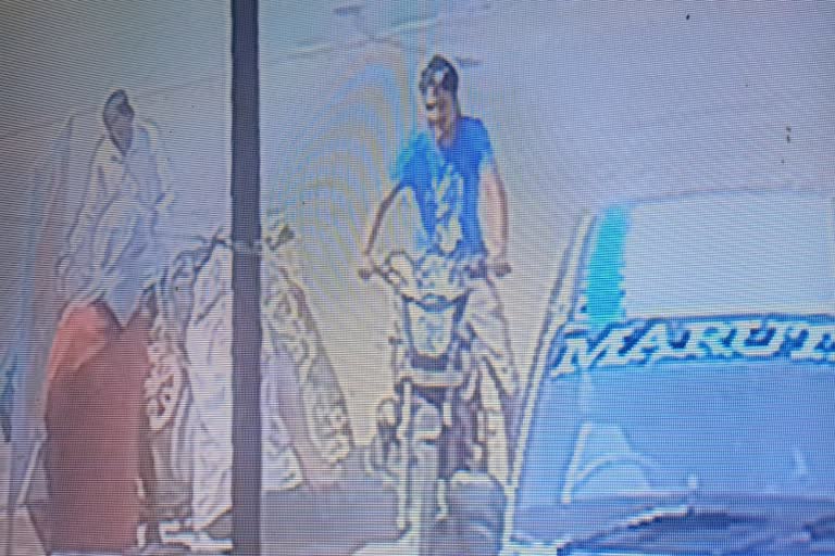 Bike theft caught in CCTV camera