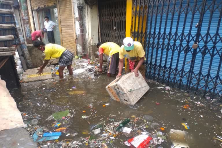 জলমগ্ন বাজার এলাকা