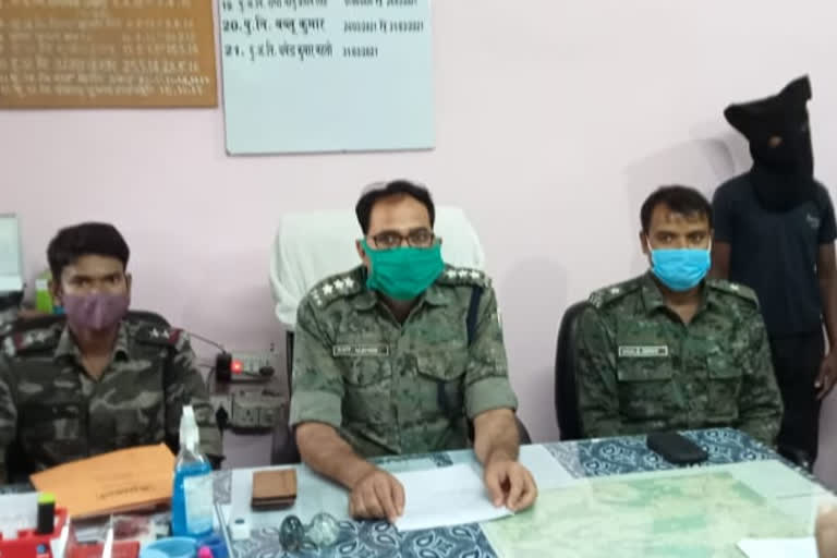 doda smuggler arrested in latehar