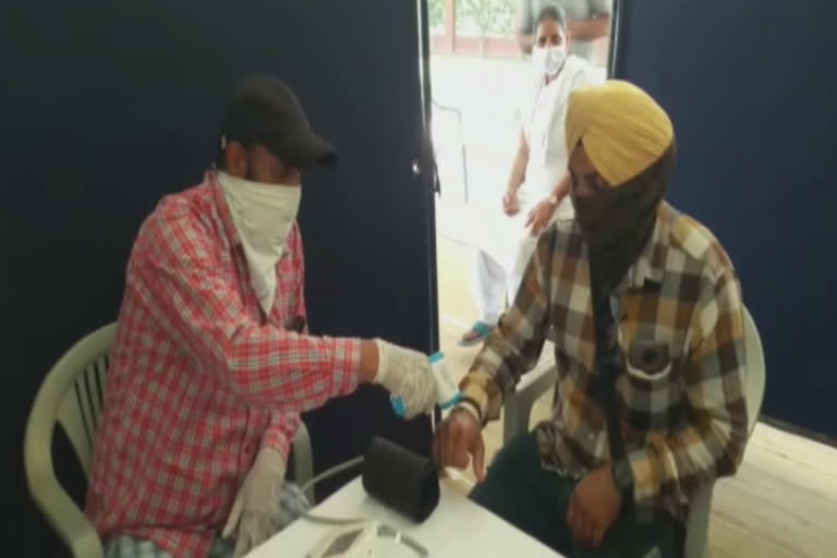 CORONA VIRUS:ਡੇਰਾ ਰਾਧਾ ਸੁਆਮੀ ਚ ਵੈਕਸੀਨੇਸ਼ਨ ਦਾ ਕੰਮ ਜਾਰੀ