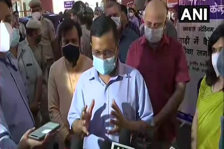 Delhi reports 900 cases in 24 hours  lowest in second wave: Kejriwal  ഡൽഹിക്ക് ആശ്വാസം  രണ്ടാം തരംഗത്തിലെ ഏറ്റവും കുറവ് കേസുകൾ രേഖപ്പെടുത്തി തലസ്ഥാനം  രണ്ടാം തരംഗം  അരവിന്ദ് കെജ്‌രിവാൾ  ഡൽഹി  ഡൽഹി മുഖ്യമന്ത്രി  second wave  Kejriwal  കൊവിഡ്