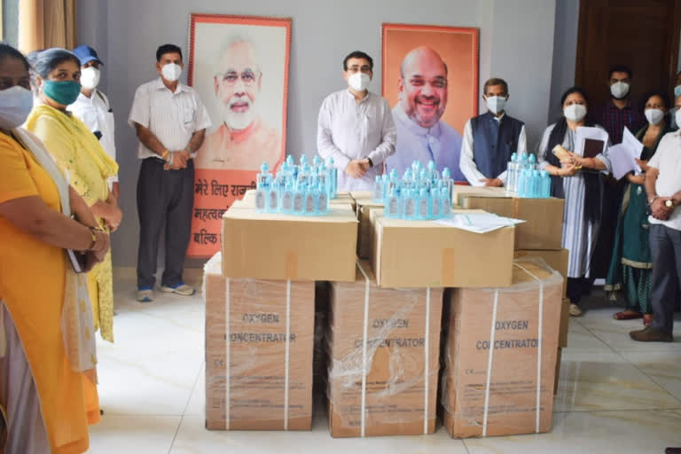 Sanjivani kit distributed to corona infected living in home isolation in sulah