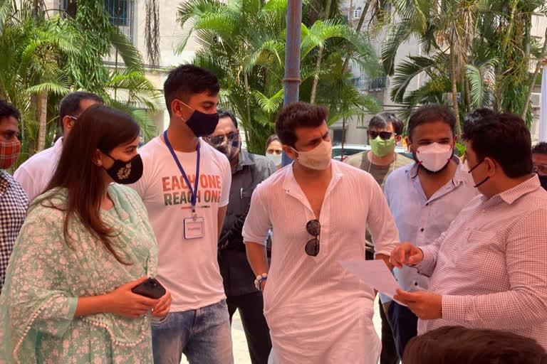 Sonu Nigam conducted covid vaccination campaign in Chembur