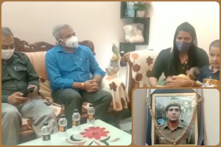 Delhi BJP President Adesh Gupta met Constable Amit Rana family