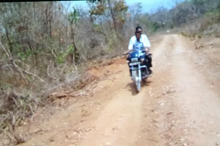 road-construction-in-naxal-affected-areas-of-dantewada