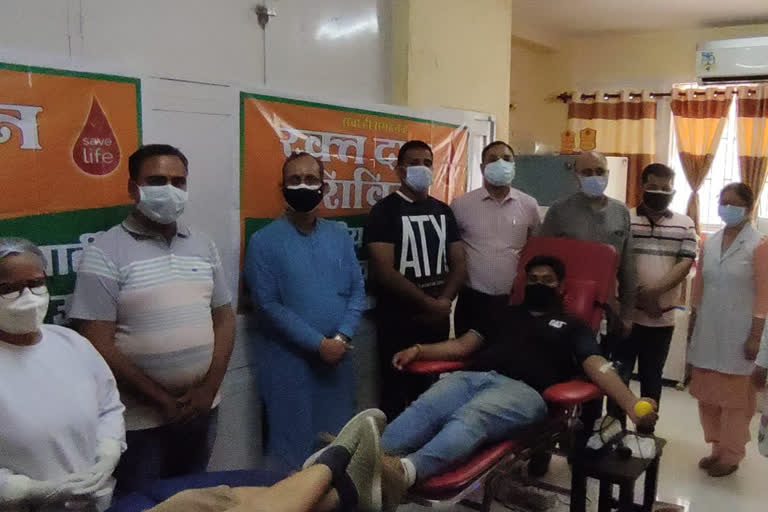 Yuva Morcha organized blood donation camp in regional hospital Una