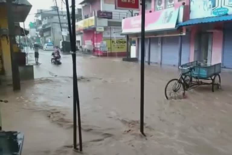 water flooded in many areas due to rain in chhindwara