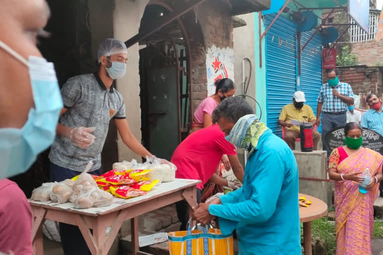 Food distribution for poor student at Nabadwip during lockdown