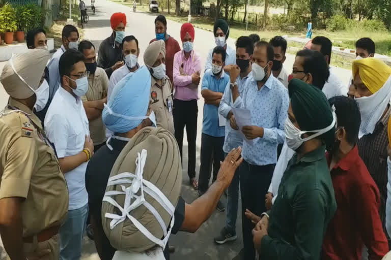 Unemployed Teachers ਯੂਨੀਅਨ ਦੇ ਆਗੂਆਂ ਨੇ CM ਦੀ ਰਿਹਾਇਸ਼ ਬਾਹਰ ਕੀਤੀ ਨਾਅਰੇਬਾਜ਼ੀ