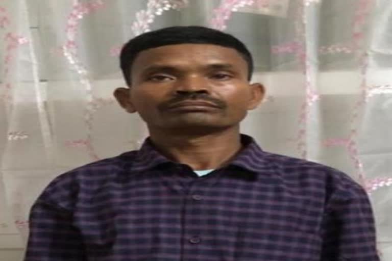 notorious-naxalite-nunuchand-surrendered-before-giridih-police