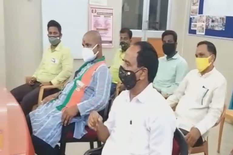 BJP Protest cdmo on covid hospital neglated in dhenkanal