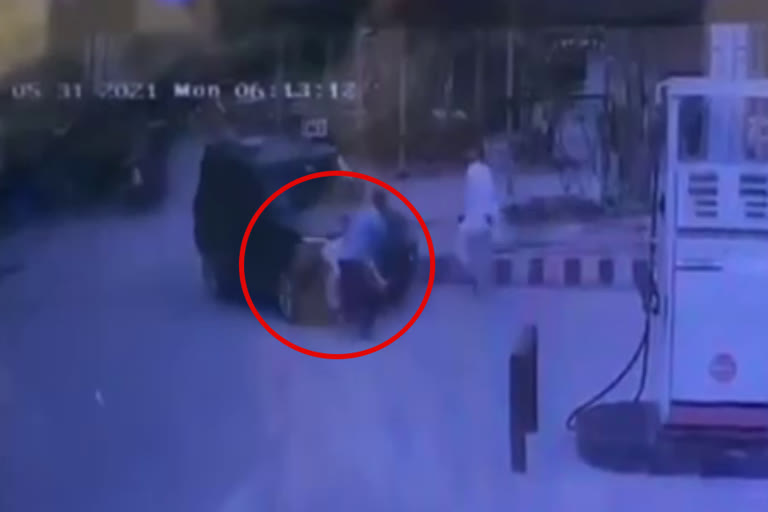 cctv of scorpio car hit two men at petrol pump in faridabad