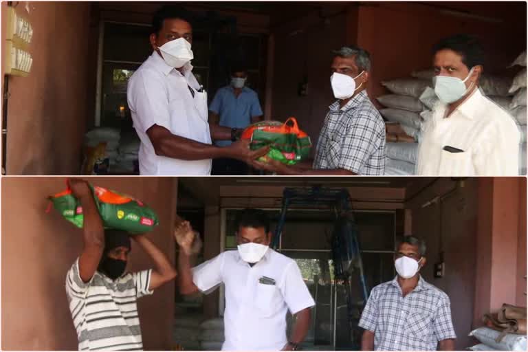 food kits distributed to dairy farmers  ക്ഷീരകർഷകർക്ക്  ആശ്വാസം: തോപ്രാംകുടി ക്ഷീരസംഘം ഭക്ഷ്യകിറ്റുകൾ വിതരണം ചെയ്തു  തോപ്രാംകുടി ക്ഷീരസംഘം  ഭക്ഷ്യകിറ്റുകൾ  food kits  dairy farmers  തോപ്രാംകുടി ക്ഷീരോത്പാദക സഹകരണ സംഘം