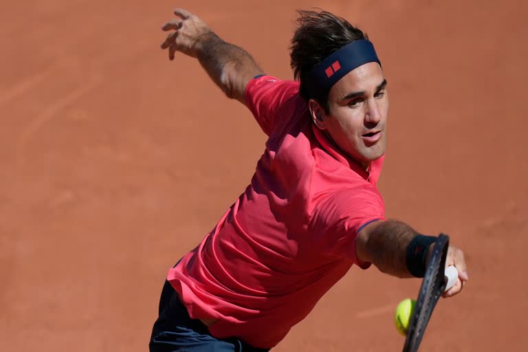 Federer, Medvedev cruise into French Open second round