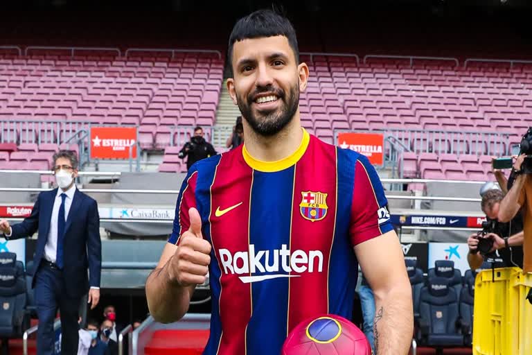 Barcelona sign Man City legend Aguero on free transfer