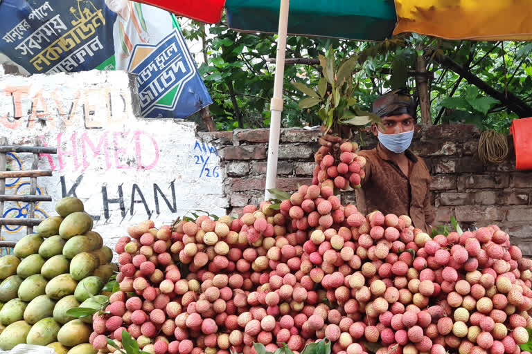 fruits sellers face financial problem during lockdown