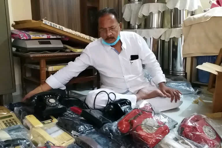 Laxminarayan Lahoti of raipur has a 50-year-old telephone collection