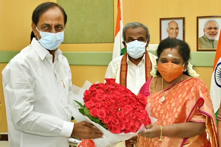 cm-kcr-meeting-with-governor-at-raj-bhavan