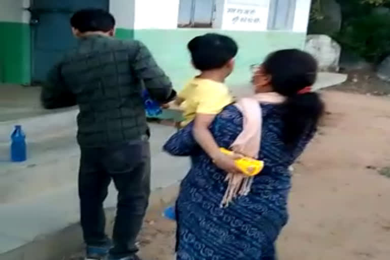 Marwahi Sub Engineer Lovely Singh viral video of taking kerosene from PDS shop