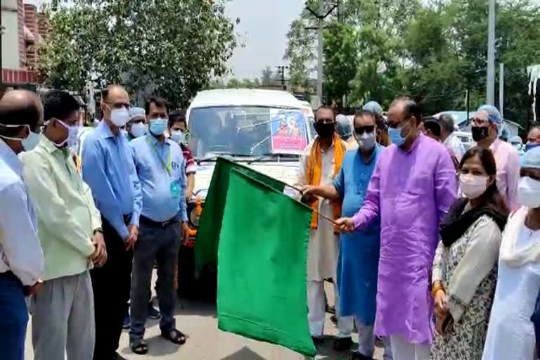 mobile vaccination van started in bokaro