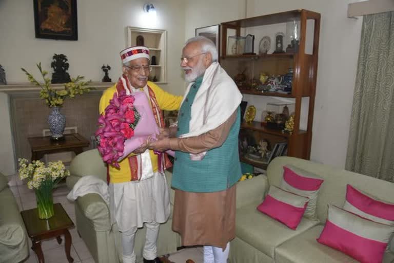 pm-modi-extends-greetings-to-murli-manohar-joshi-on-his-birthday