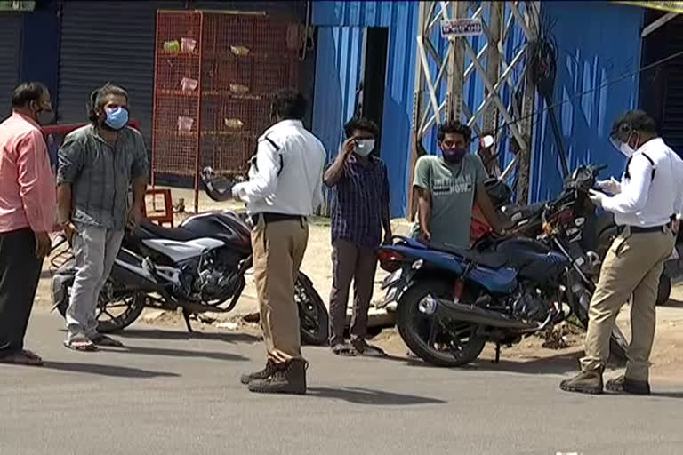 people rush at markets, nizamabad lock down 