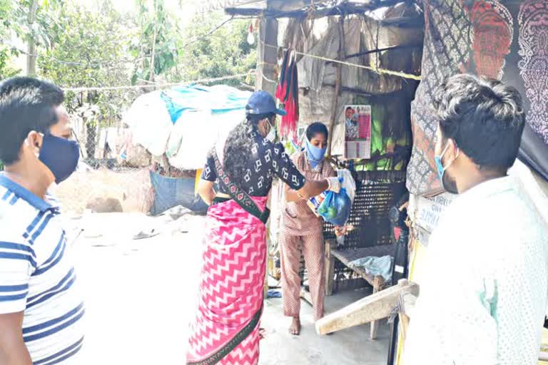 palakurthy ZPTC distributed dry fruits,  peddapally zptc kandula sandya rani 