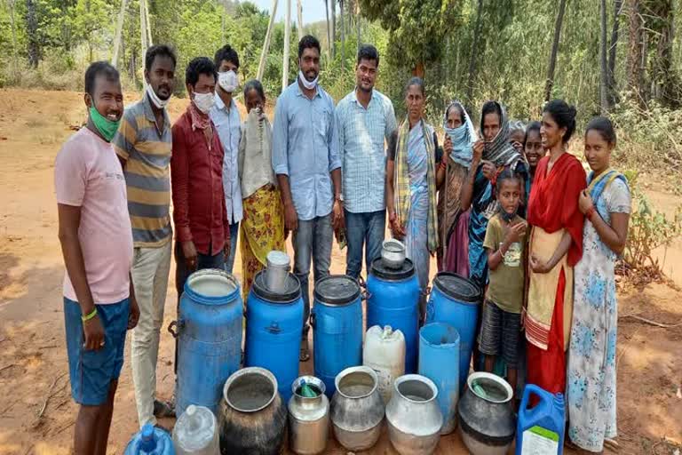 నాటుసారా బట్టీలు ధ్వంసం