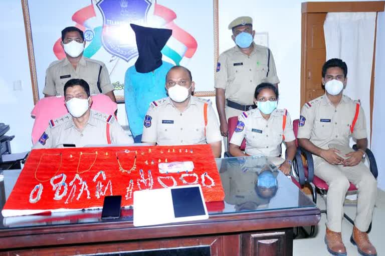 theft arrested in korutla