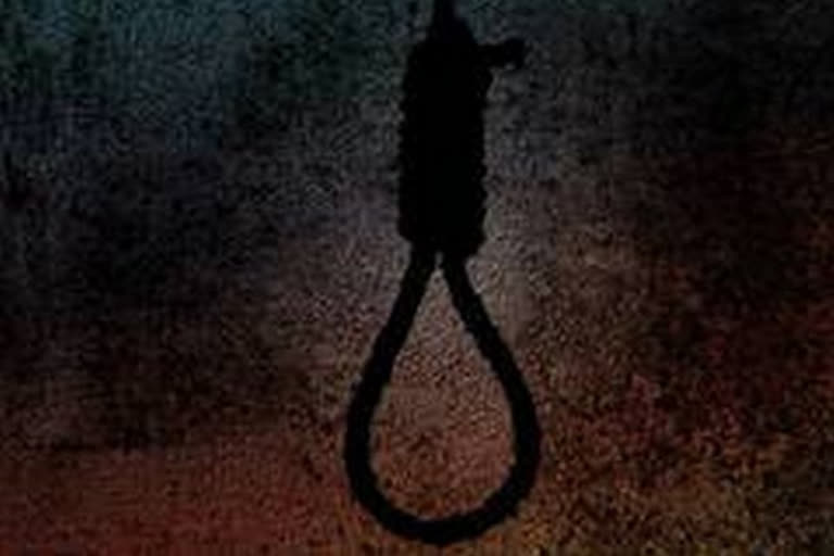 uttar-pradesh-upset-over-accused-not-being-arrested-rape-victim-hangs-self