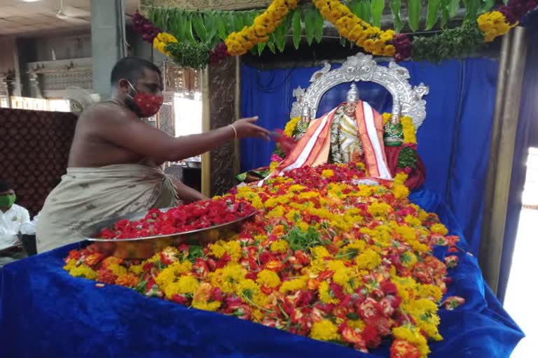 Laksha Pushparchana richly for Narasimha swamy ,  yadadri sri lakshmi narasimha swamy temple 