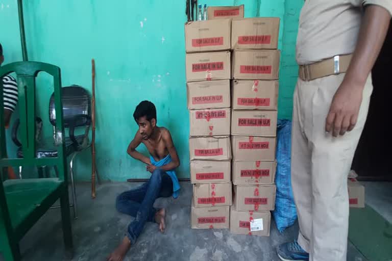 product department arrested smuggler with 35 cartoon liquor