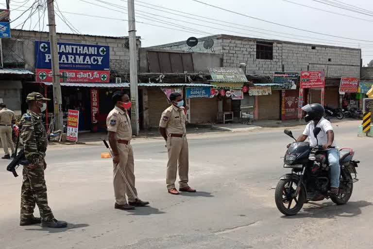 srtick lockdown implemented in manthani