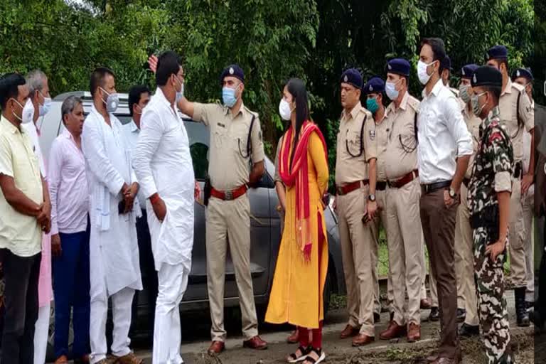 dm and sp inspection village of former union minister late raghuvansh prasad singh