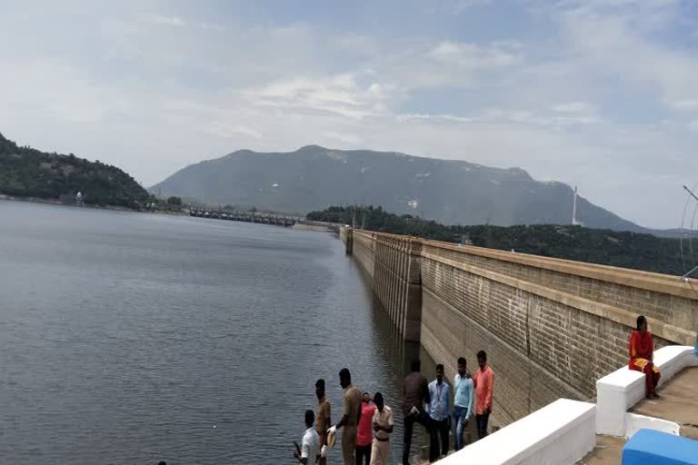 mettur dam water level updates