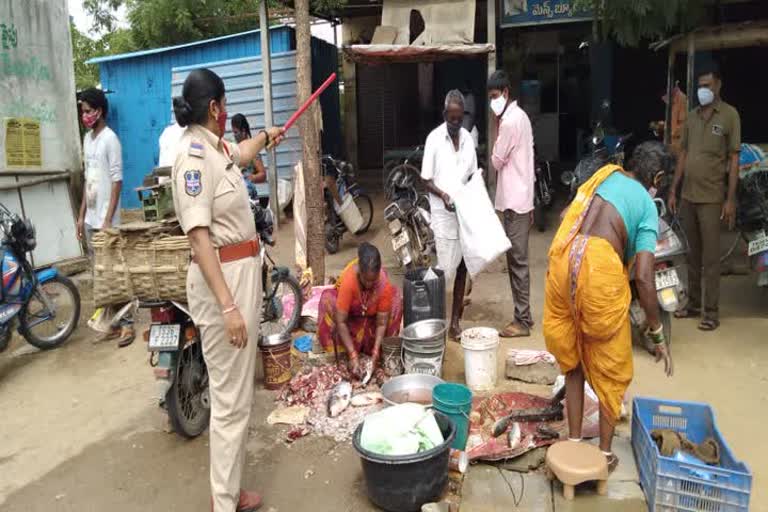 heavy rush at husnabad markets, hunabad lock down 