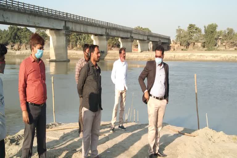 dm inspection of ghat for chhat puja