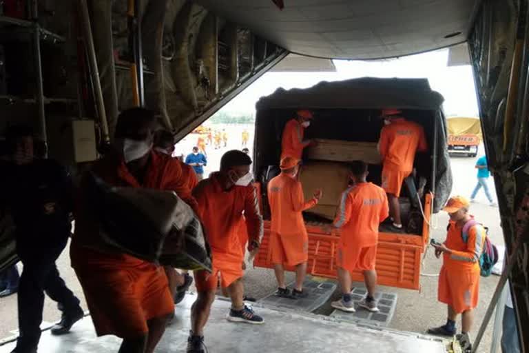 Cyclone Tauktae: NDRF team from Bhubaneshwar leaves for Gujarat Cyclone Tauktae NDRF team from Bhubaneshwar NDRF ടൗട്ട ചുഴലിക്കാറ്റ് എൻഡിആർഎഫ് സംഘം പുറപ്പെട്ടു എൻഡിആർഎഫ്