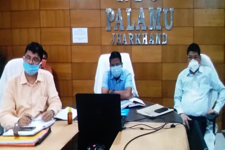 Public representatives held virtual meeting with district officials in palamu