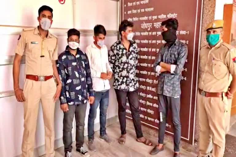 crime news  crime in jodhpur  bike theft in jodhpur  Four people arrested for bike theft  जोधपुर न्यूज  बाइक चोर  बाइक चोर  लोडिंग टैक्सी पर ले गए बाइक  क्राइम न्यूज