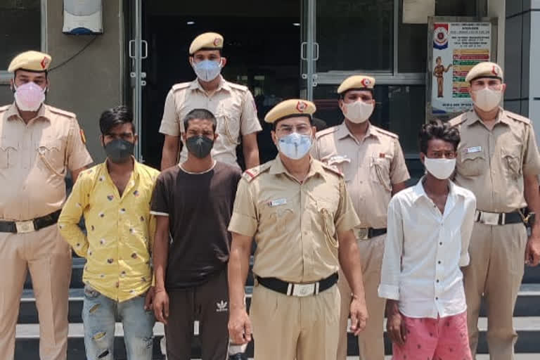 Badarpur police arrested three robbers delhi