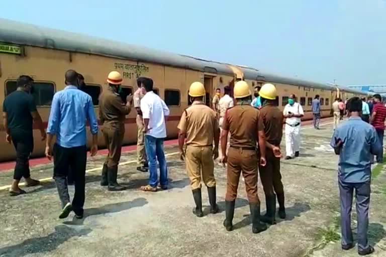 শিলিগুড়িতে বড়সড় দুর্ঘটনা থেকে রক্ষা পেল কাঞ্চনকন্যা এক্সপ্রেস