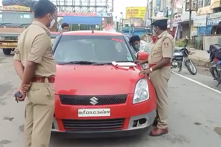 press-sticker-paste-mortar-car-siege-in-haveri