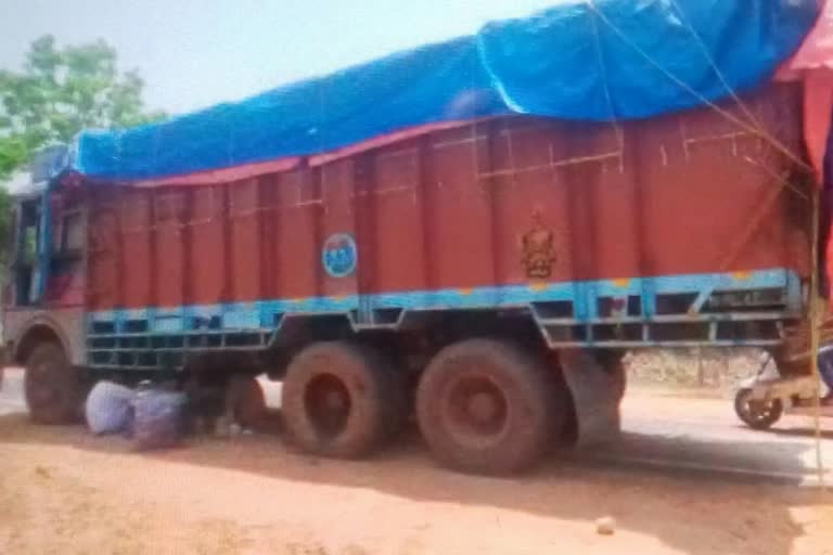 criminals-looted-65-sacks-of-rice-from-truck-in-ranchi