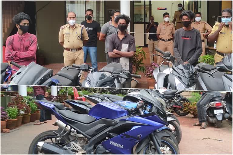 Bike theft gang arrested in Thiruvananthapuram  Bike theft gang arrested in Thiruvananthapuram  തിരുവനന്തപുരത്തും തമിഴ്നാട്ടിലുമായി സംഘം നിരവധി ബൈക്കുകളാണ് മോഷ്ടിച്ചത്.  തിരുവനന്തപുരത്ത് ബൈക്ക് മോഷണ സംഘം പിടിയില്‍  The gang stole several bikes from Thiruvananthapuram and Tamil Nadu.