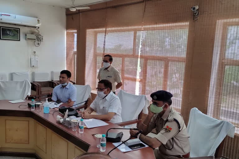 महेश जोशी ने ली विभागीय योजनाओं की समीक्षा बैठक, Mahesh Joshi took review meeting of departmental plans