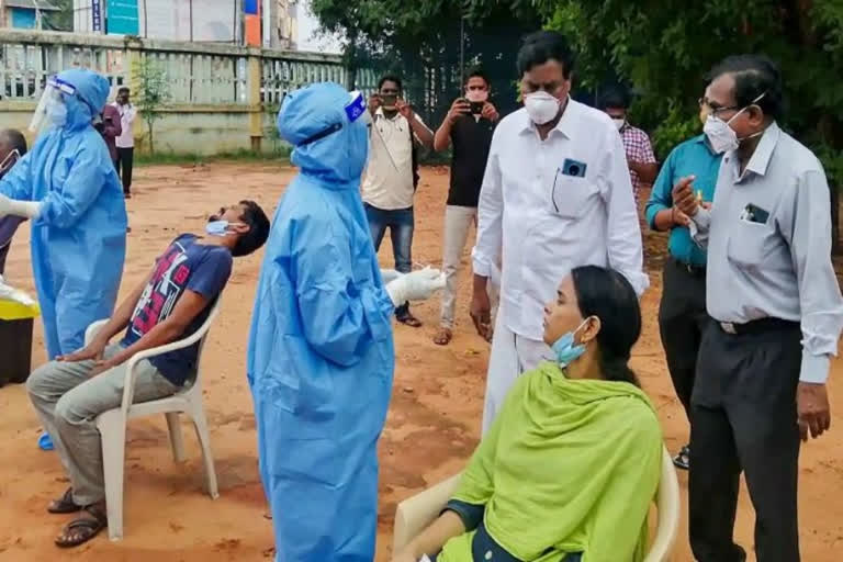 Daily COVID 19 cases fall further in Pondy  COVID 19  Pondy  പുതുച്ചേരി  കൊവിഡ്  puducherrycovid  unionterritory  pondivaccination  vaccination