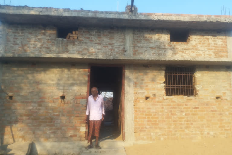 Condition of PM Awas Yojana in Dhamtari