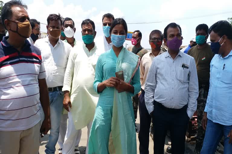 mla-amba-prasad-inspected-the-road-in-ramgarh